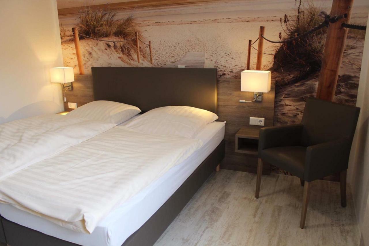 Hotel Zum Lutten Didi Friedeburg Eksteriør billede